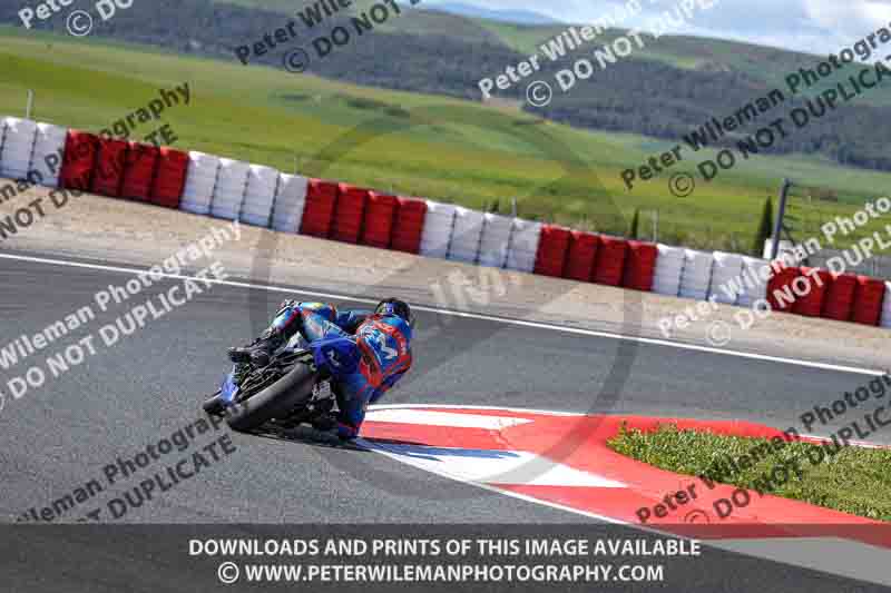 cadwell no limits trackday;cadwell park;cadwell park photographs;cadwell trackday photographs;enduro digital images;event digital images;eventdigitalimages;navarra;no limits trackdays;peter wileman photography;racing digital images;trackday digital images;trackday photos